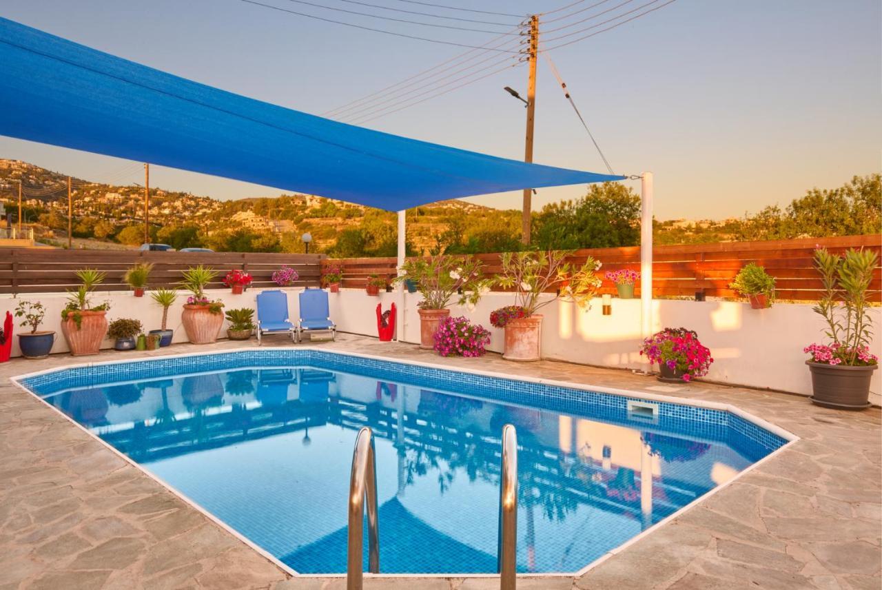 Villanelle Bed & Breakfast Welcomes Dog Lovers Only Tala Екстер'єр фото